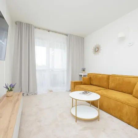 Apartman Wyjatkowy Z 3 Sypialniami I Balkonem By Renters *