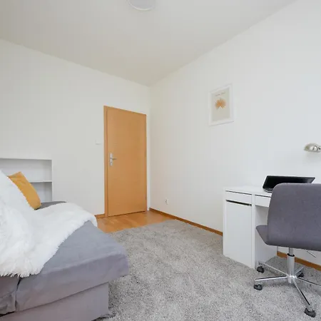 Wyjatkowy Z 3 Sypialniami I Balkonem By Renters Apartman *