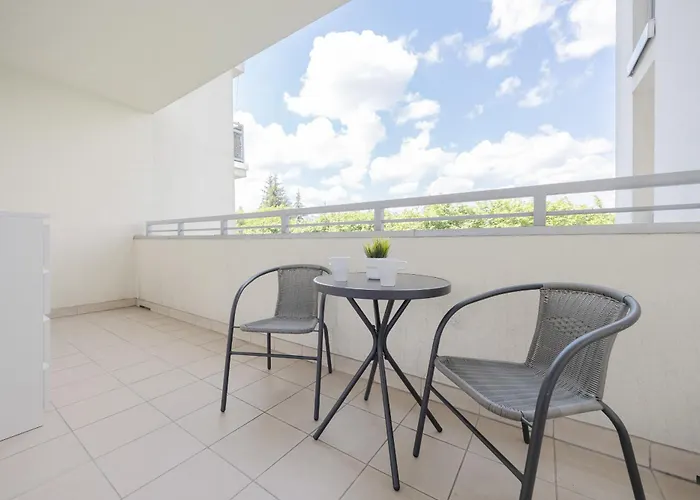 Apartment Wyjatkowy Z 3 Sypialniami I Balkonem By Renters *