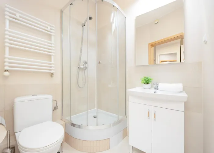 Wyjatkowy Z 3 Sypialniami I Balkonem By Renters Варшава