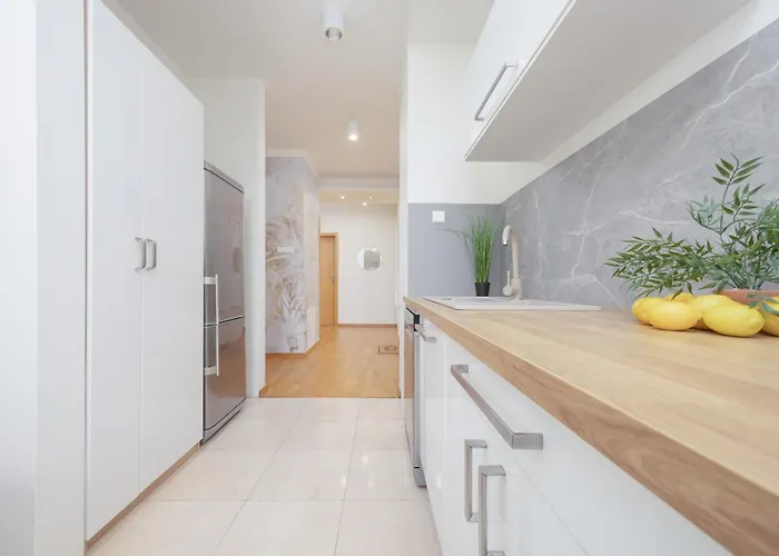 Wyjatkowy Z 3 Sypialniami I Balkonem By Renters Апартаменты Варшава