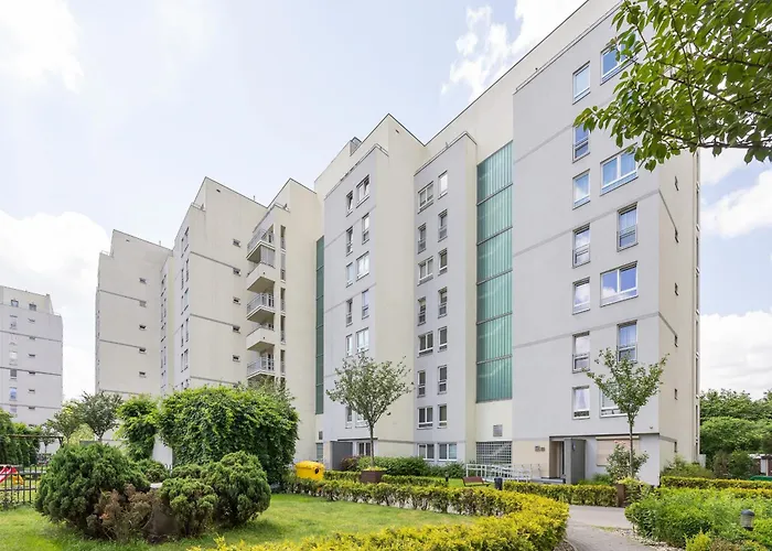 Wyjatkowy Z 3 Sypialniami I Balkonem By Renters Апартаменты *